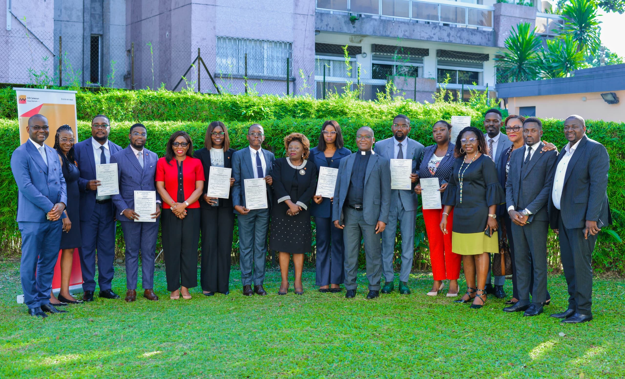 Cérémonie de remise de diplôme à la quatrième promotion des analystes financiers.