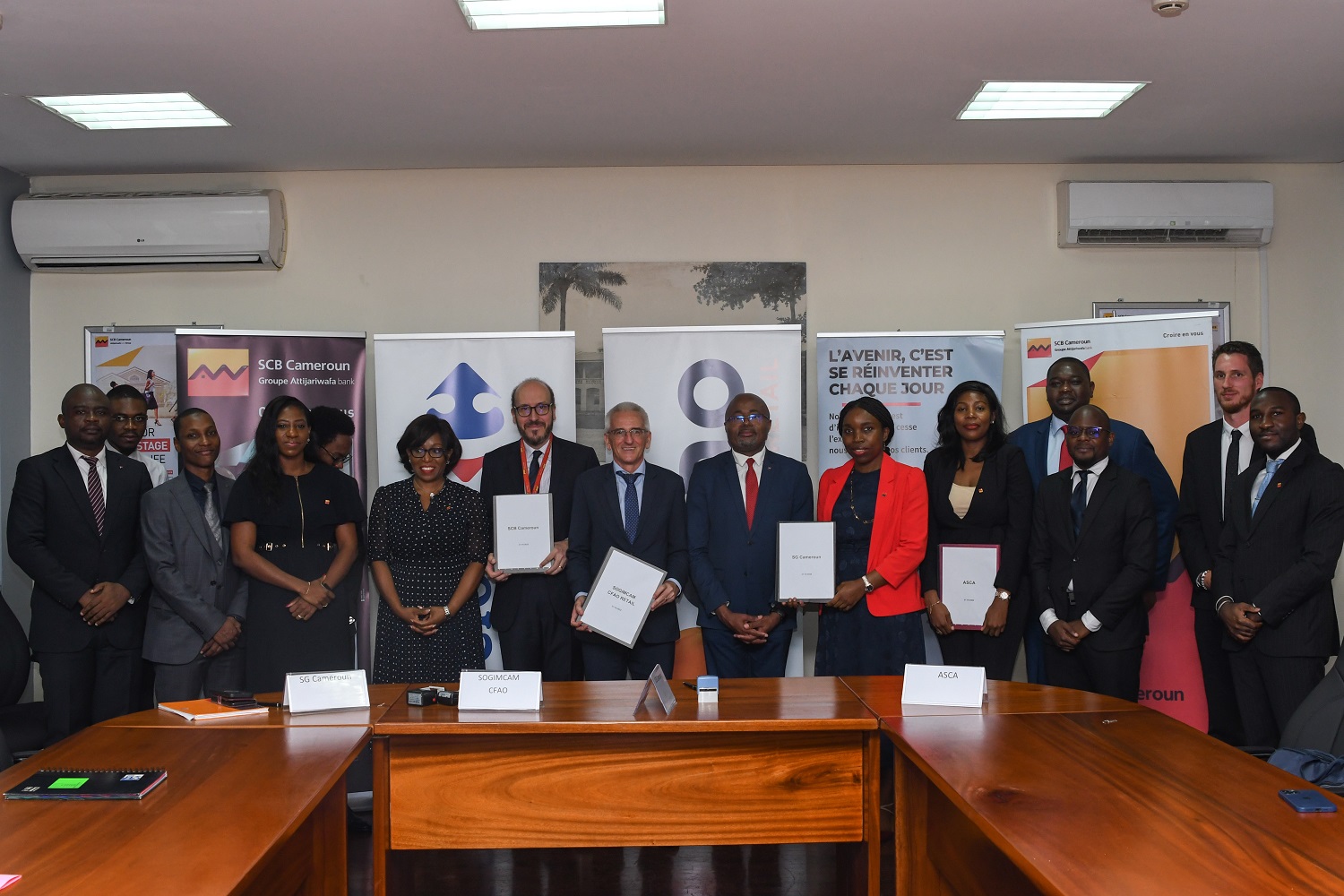 Signature d’une convention de financement entre SCB Cameroun et SOGIMCAM-CFAO